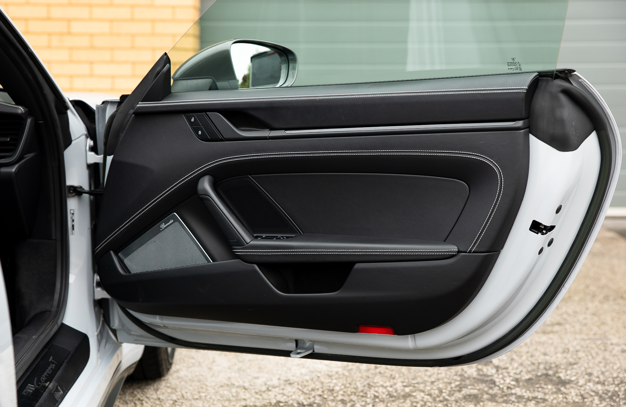 BMG PORSCHE 911 CarreraT Grey 26SEP25