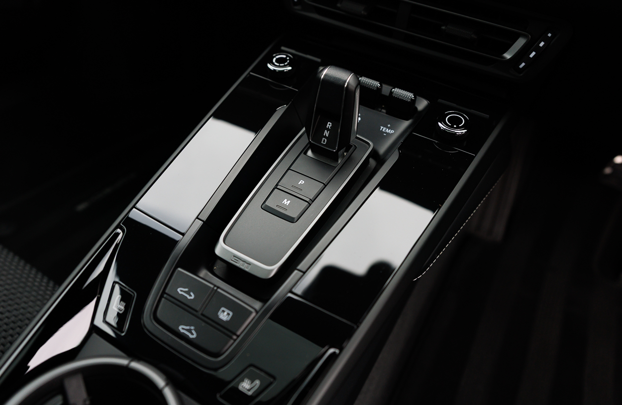 BMG PORSCHE 911 CarreraT Grey 26SEP25