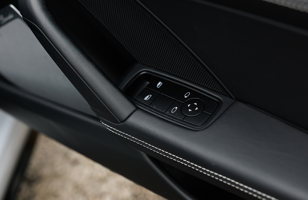 BMG PORSCHE 911 CarreraT Grey 26SEP25