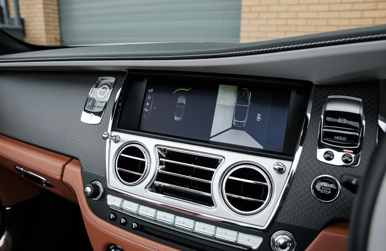 BMG ROLLS ROYCE DAWN MV72 PBO (silver) 31OCT25