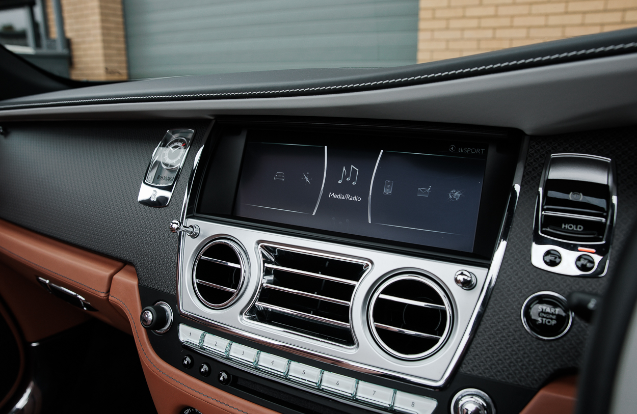 BMG ROLLS ROYCE DAWN MV72 PBO (silver) 31OCT25