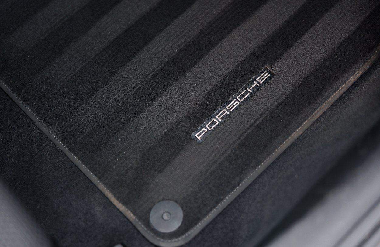 BMG PORSCHE 911 CarreraT Grey 26SEP25