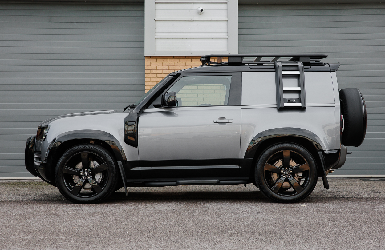 BMG LAND ROVER DEFENDER Grey 20JAN26