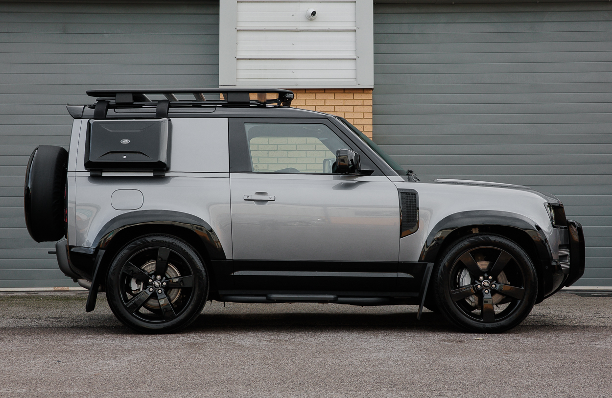BMG LAND ROVER DEFENDER Grey 20JAN26