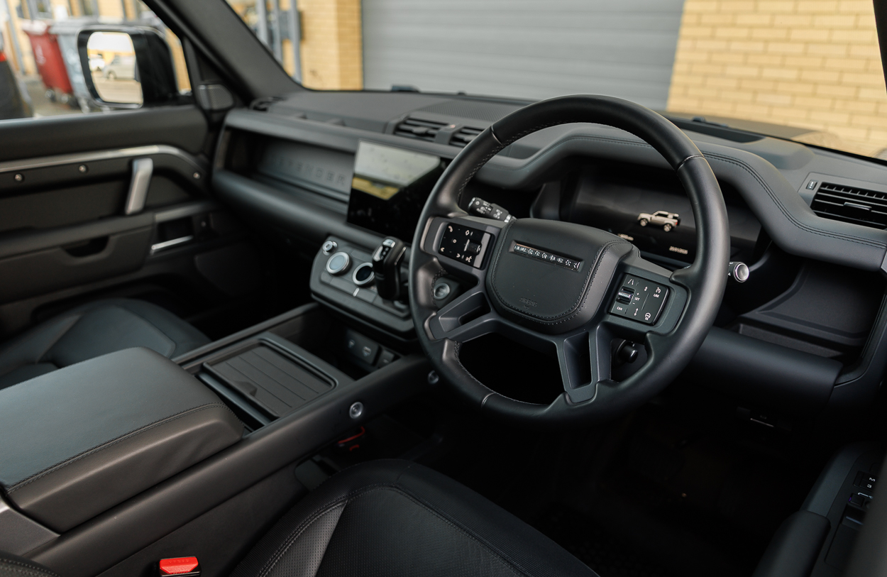 BMG LAND ROVER DEFENDER Grey 20JAN26