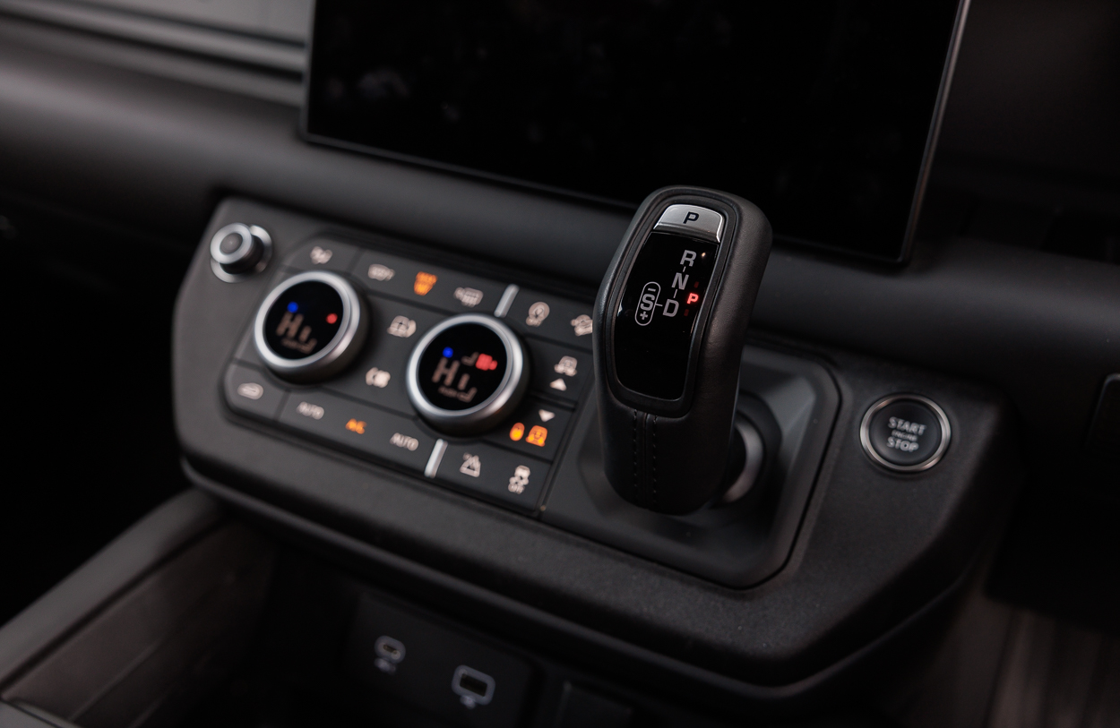 BMG LAND ROVER DEFENDER Grey 20JAN26