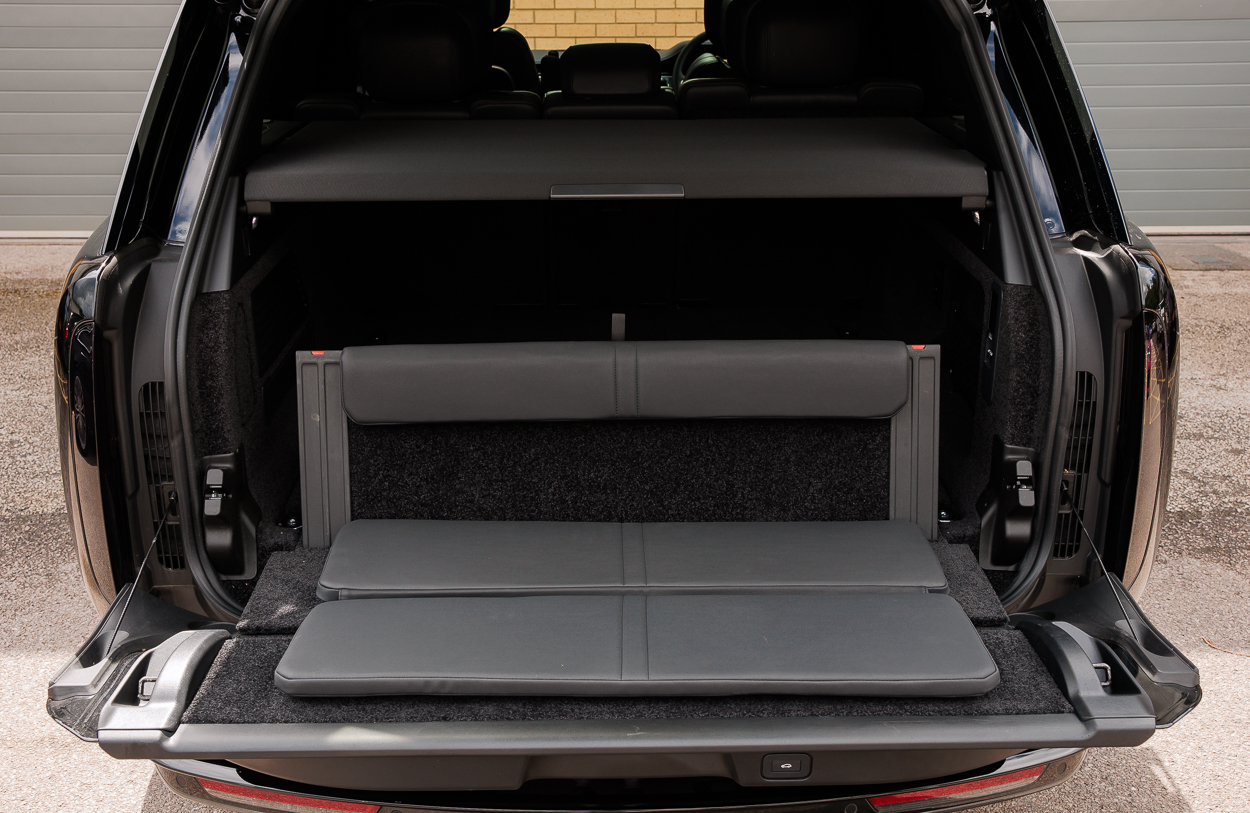 BMG RANGE ROVER BG70DVZ (Black) 2JUN26