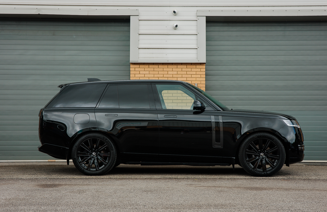 BMG RANGE ROVER MV75AVW (Black) 2JUN26