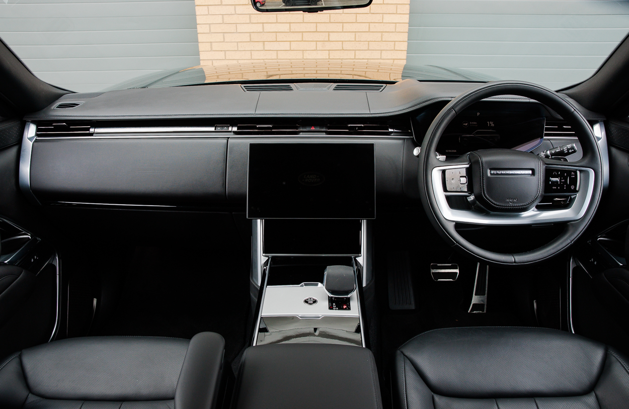 BMG RANGE ROVER MV75AVW (Black) 2JUN26