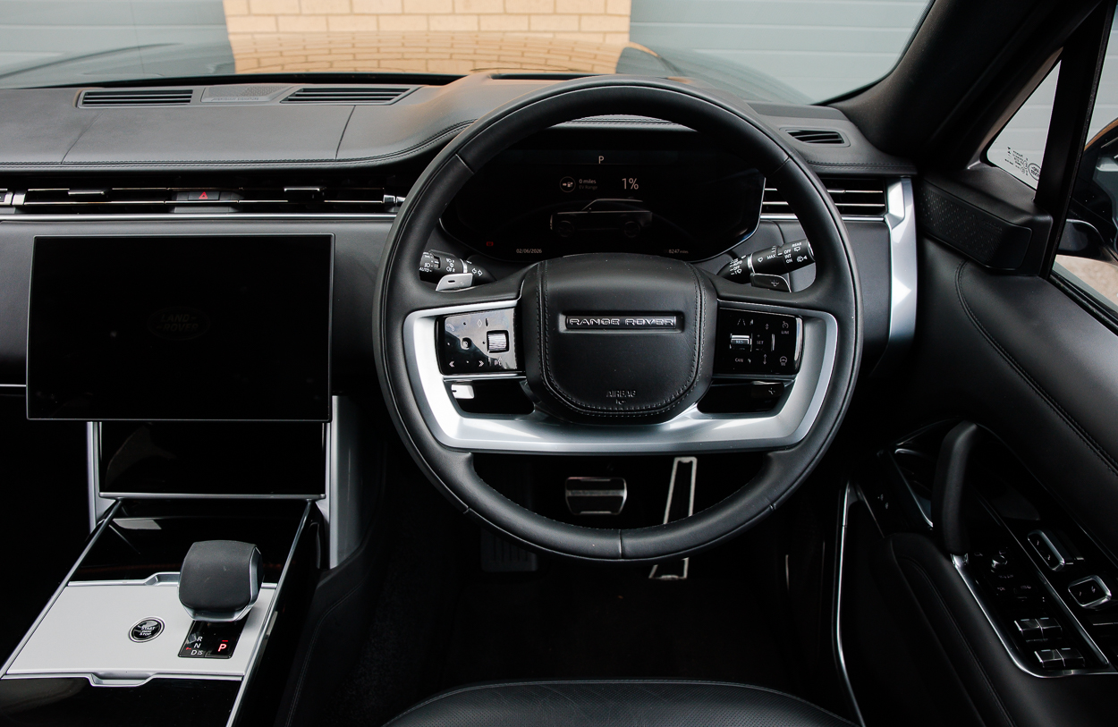 BMG RANGE ROVER MV75AVW (Black) 2JUN26