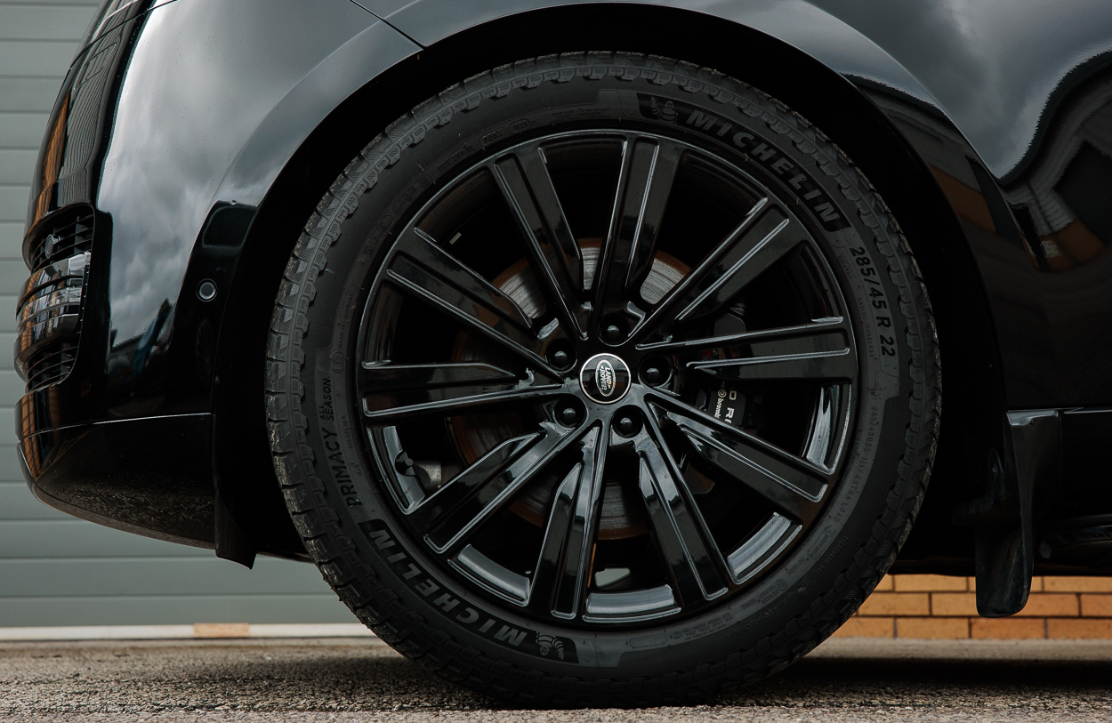 BMG RANGE ROVER MV75AVW (Black) 2JUN26