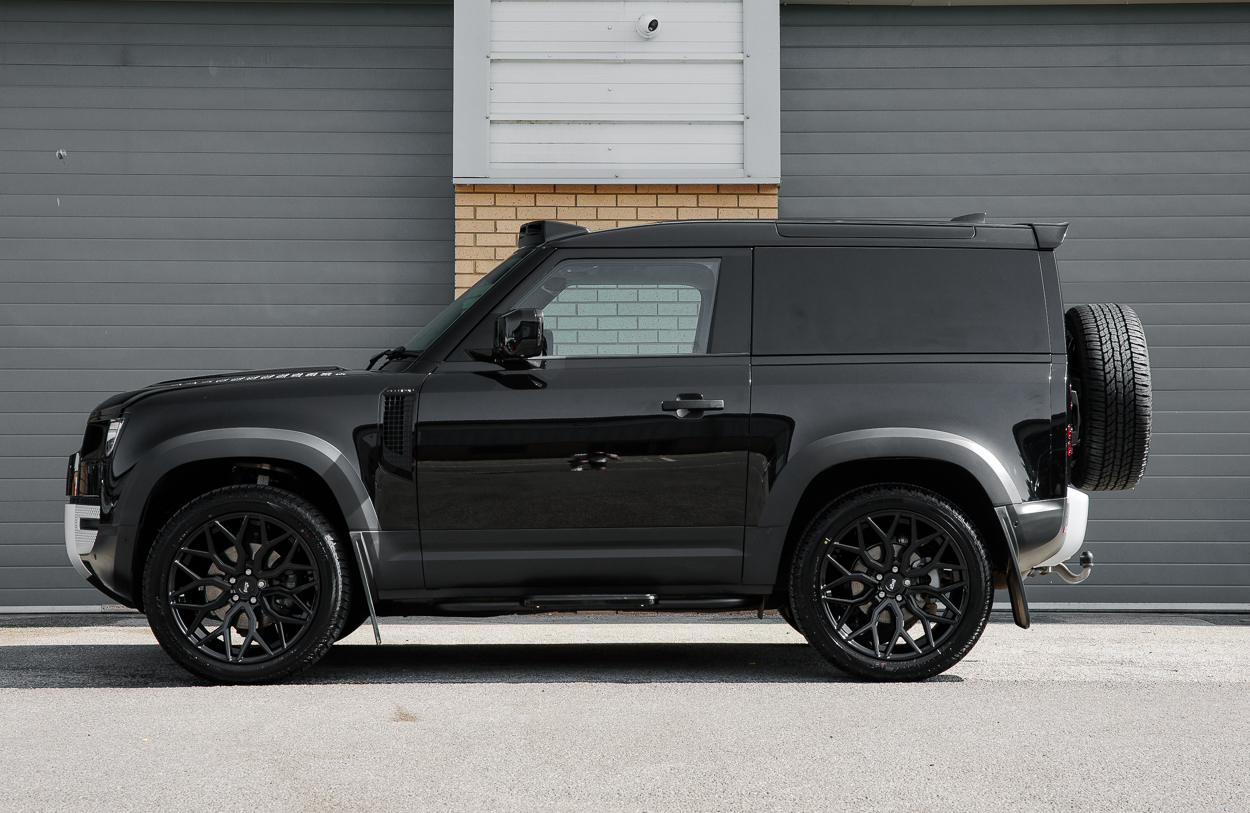 BMG LAND ROVER DEFENDER DK24 WFN Black 25JUN26