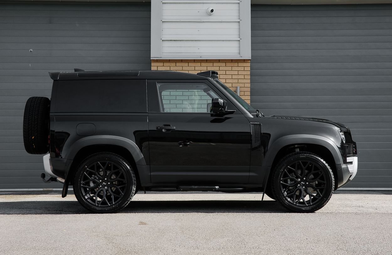 BMG LAND ROVER DEFENDER DK24 WFN Black 25JUN26