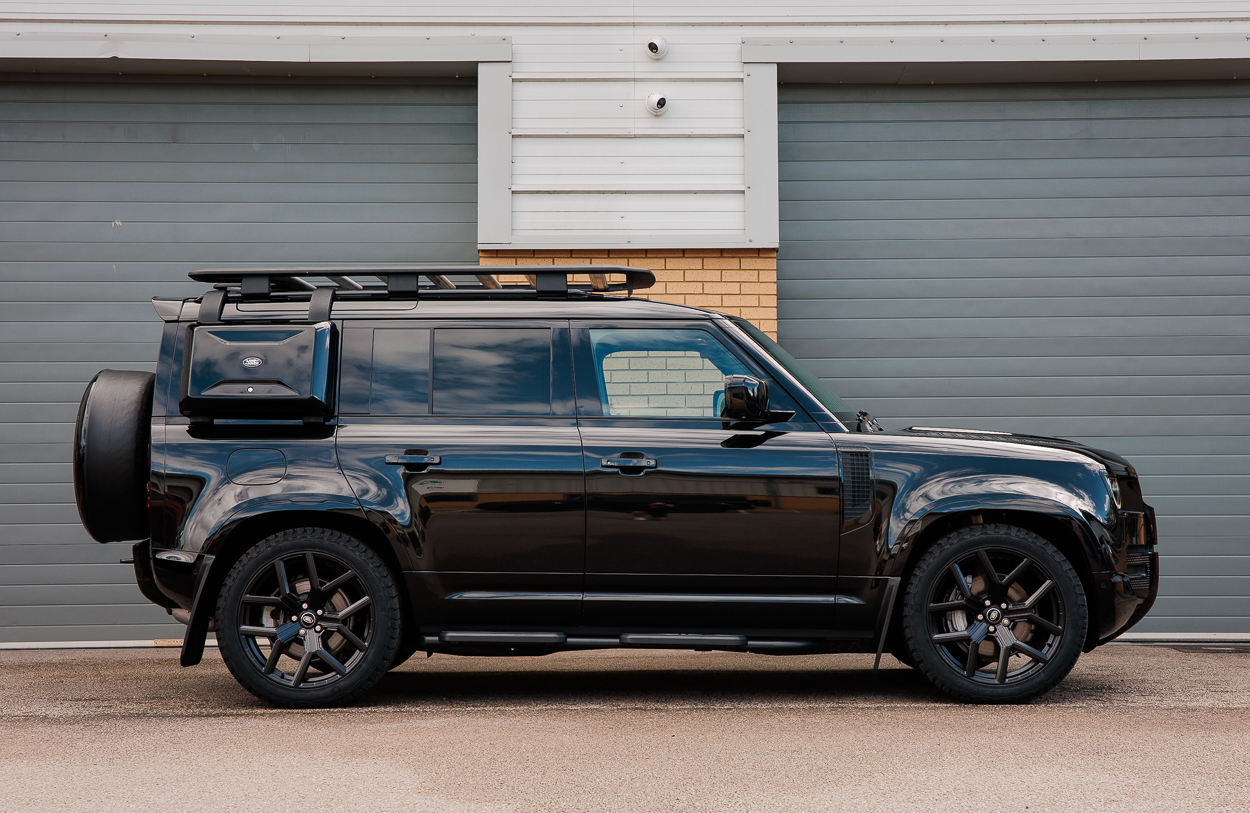 BMG LAND ROVER DEFENDE YA24 FKG (Black) 20AUG26
