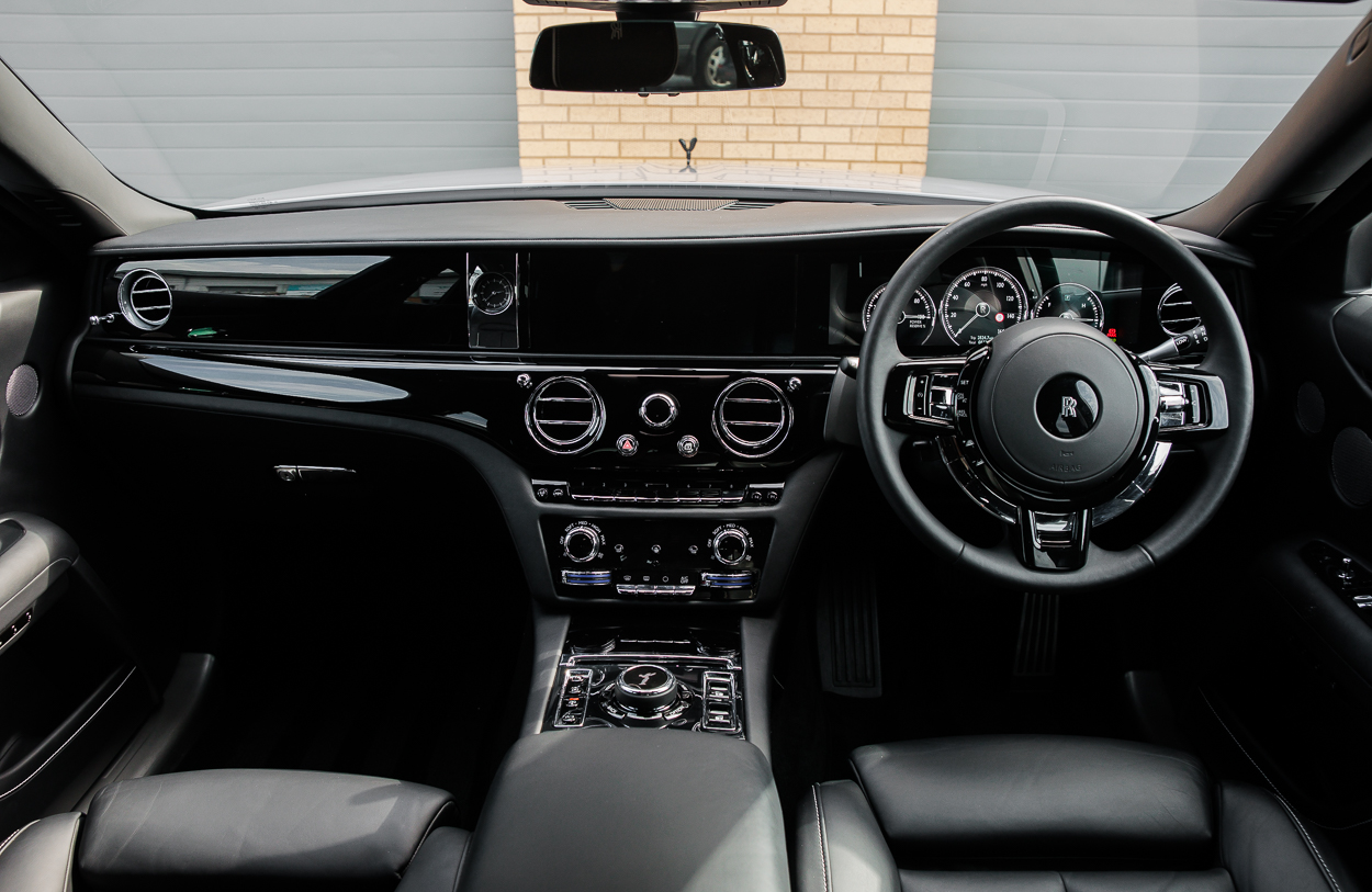 BMG ROLLS ROYCE GHOST F4 DRB grey 26AUG26