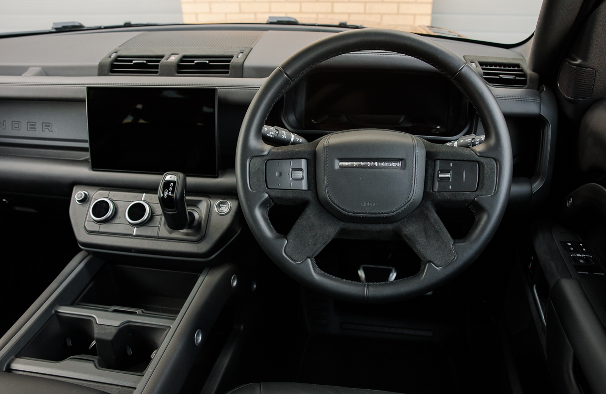 BMG LAND ROVER DEFENDER BP74 ZVC Black 24AUG26