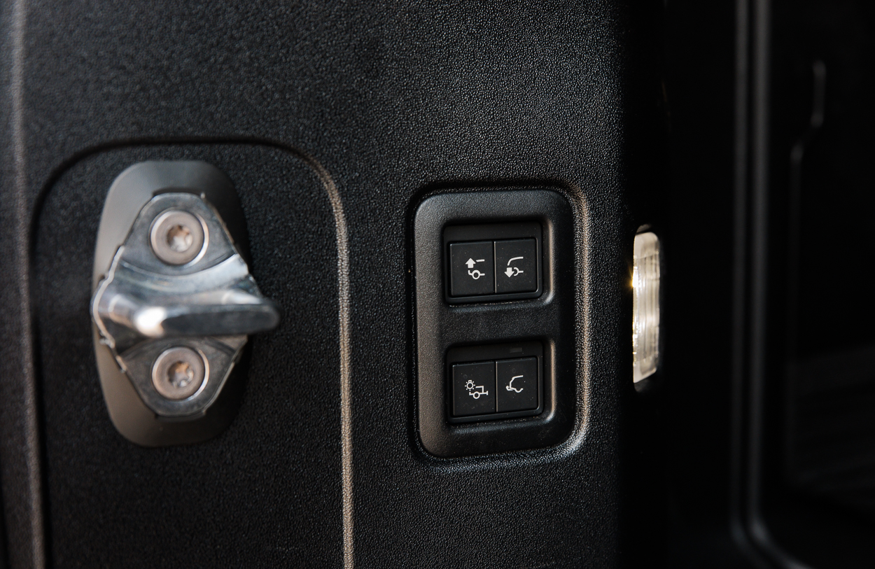 BMG LAND ROVER DEFENDE YA24 FKG (Black) 20AUG26